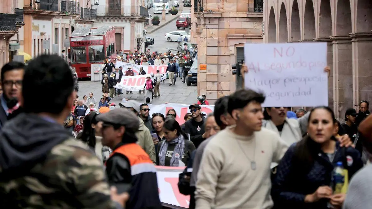 Marcha protesta contra el segundo piso